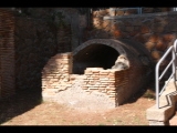 03618 ostia - regio i - via dei balconi - oeffentliche wasserstelle am nordende.jpg